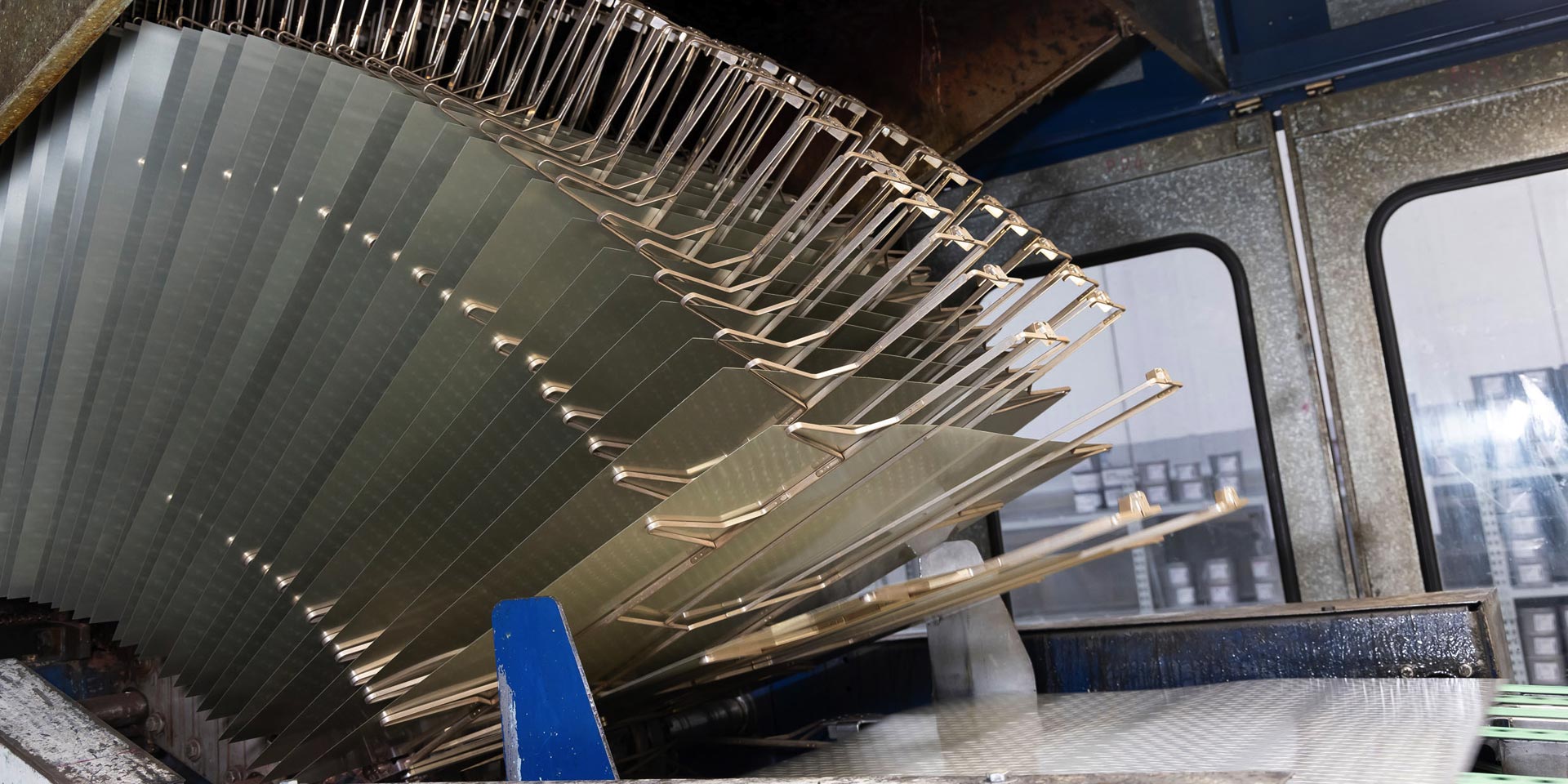 reparto di verniciatura stampa litografica